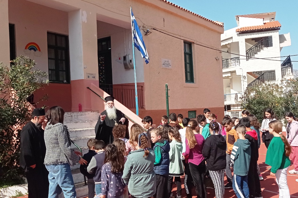 Ποιμαντική επίσκεψη του Μητροπολίτη Σάμου στους Φούρνους και στη Θύμαινα Κορσεών