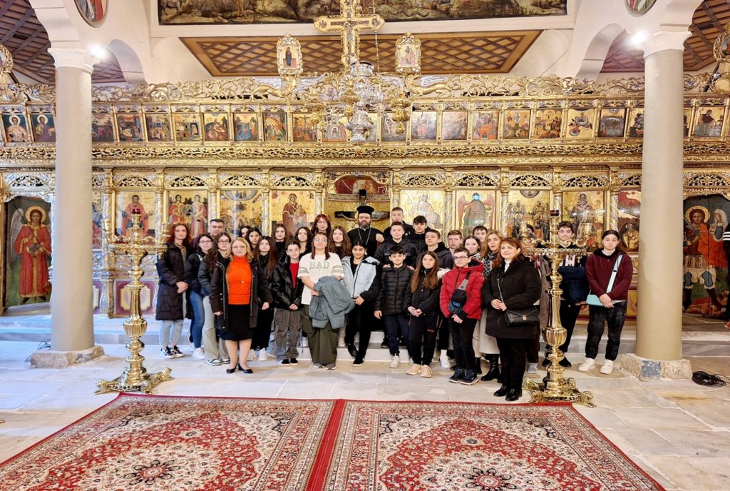 Επίσκεψη του 2ου Γυμνασίου Ξυλαγανής στον Μητροπολίτη Μαρωνείας