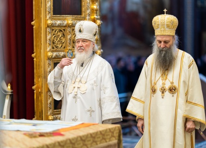 Предстоятели Русской и Сербской Православных Церквей возглавили служение Литургии и отпевание отпевание епископа Моравичского Антония в Храме Христа Спасителя в Москве