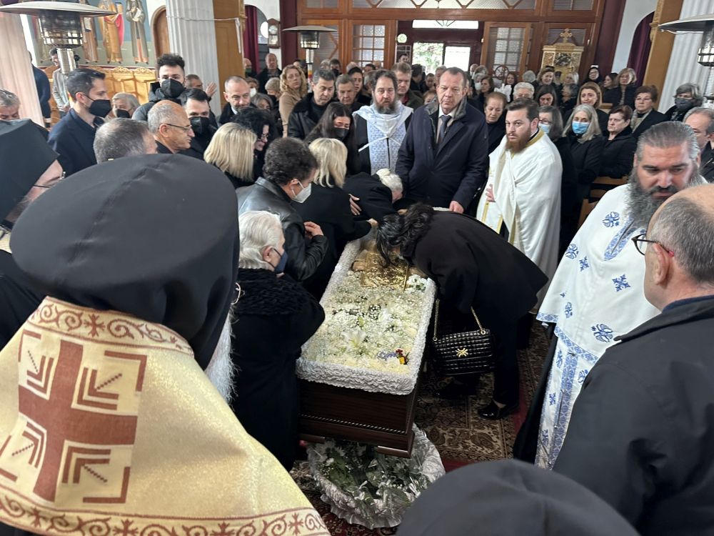 Η Εξόδιος Ακολουθία του μακαριστού π. Λαζάρου Σταυραντώνη στα Τρίκαλα