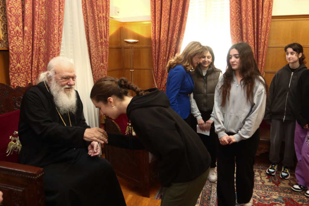 Ο Αρχιεπίσκοπος Ιερώνυμος μίλησε σε μαθητές του 14ου Γ.Ε.Λ. Αθηνών