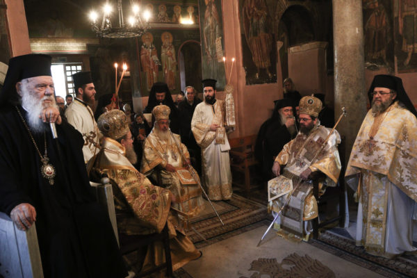 Στο Καθολικό της Ιεράς Μονής Ασωμάτων Πετράκη η Συνοδική Θεία Λειτουργία την Κυριακή της Ορθοδοξίας (ΦΩΤΟ)
