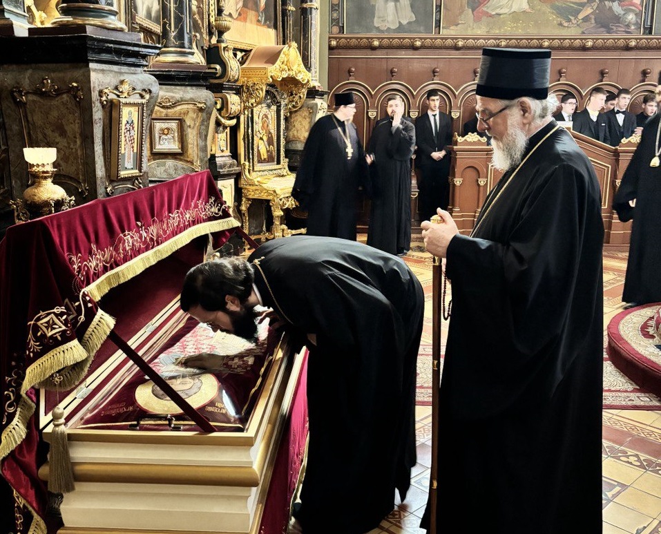 Επίσκεψη Μητροπολίτη Βολοκολάμσκ στην Ιερά Επισκοπή Σιρμίου