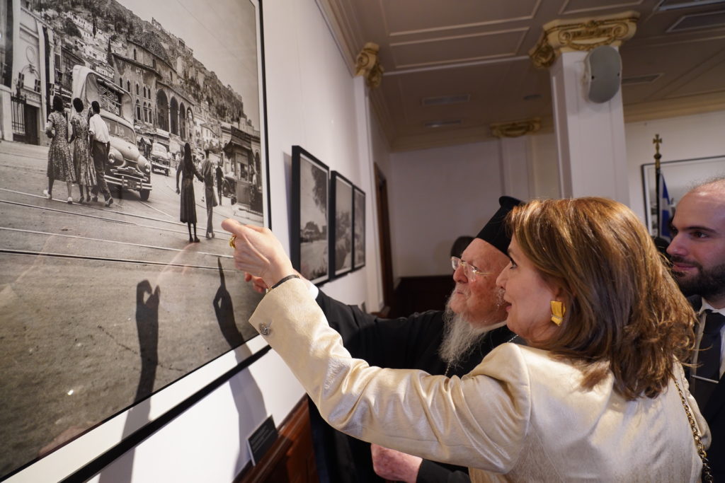 Ο Οικουμενικός Πατριάρχης στα εγκαίνια έκθεσης φωτογραφίας στο Σισμανόγλειο Μέγαρο