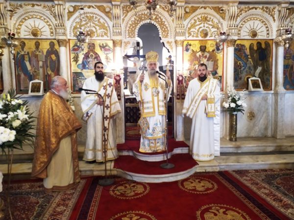 Ο Μητροπολίτης Παροναξίας Καλλίνικος στον Ιερό Μητροπολιτικό Ναό Ζωοδόχου Πηγής Νάξου