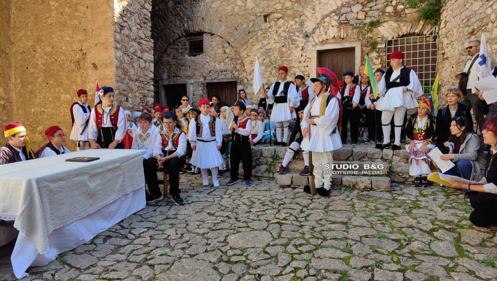 Παλαμήδι: Αναπαράσταση της δίκης του Κολοκοτρώνη από μαθητές Δημοτικού (ΒΙΝΤΕΟ)
