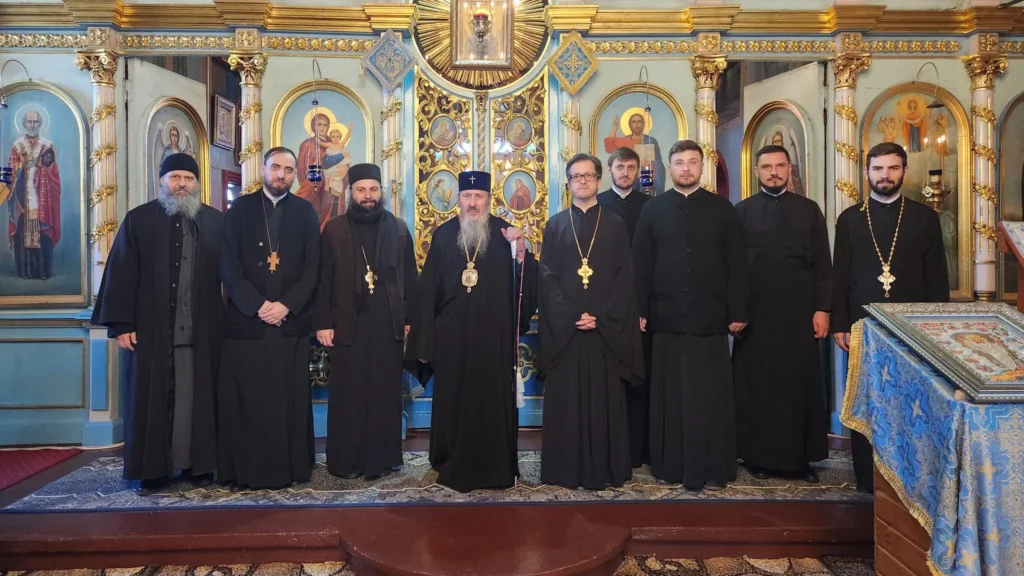 Doi clerici din Chișinău și Iași au fost distinși cu Crucea Mitropoliei Basarabiei