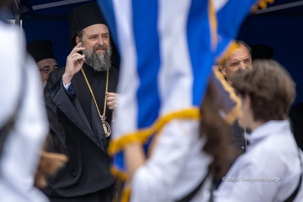 Ο Μητροπολίτης Φιλόθεος στην μαθητική παρέλαση για την επέτειο της 25ης Μαρτίου στη Θεσσαλονίκη