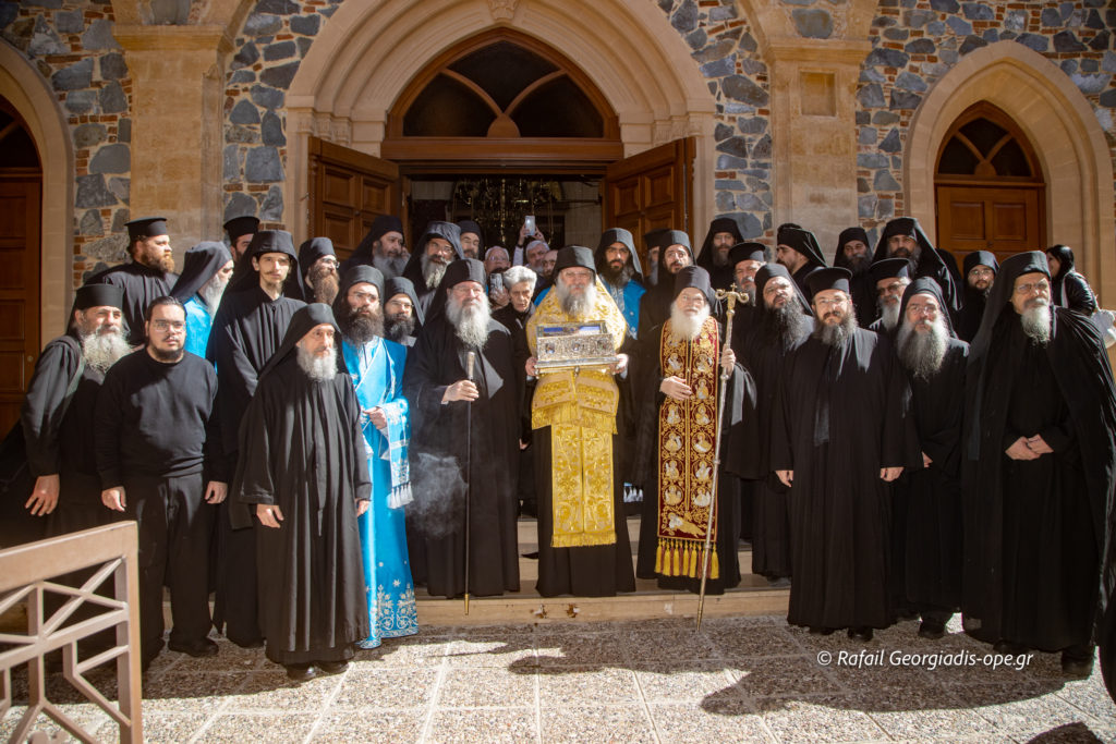 Η Αγία Ζώνη αναχώρησε από την Ιερά Μονή Μαχαιρά, για να ευλογήσει μοναστήρια της Ι.Μ. Λεμεσού (ΦΩΤΟ & ΒΙΝΤΕΟ)