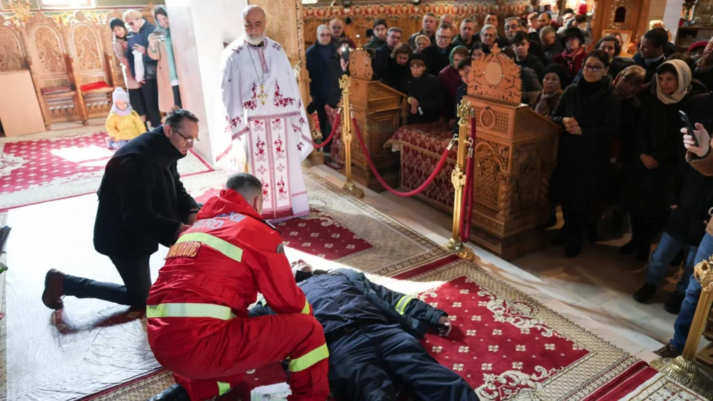 Reprezentanții ISU i-au învățat pe credincioșii unei parohii din Iași să acorde primul ajutor