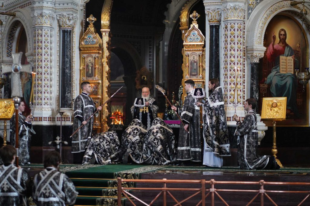 Святейший Патриарх Кирилл совершил первую в году Литургию Преждеосвященных Даров