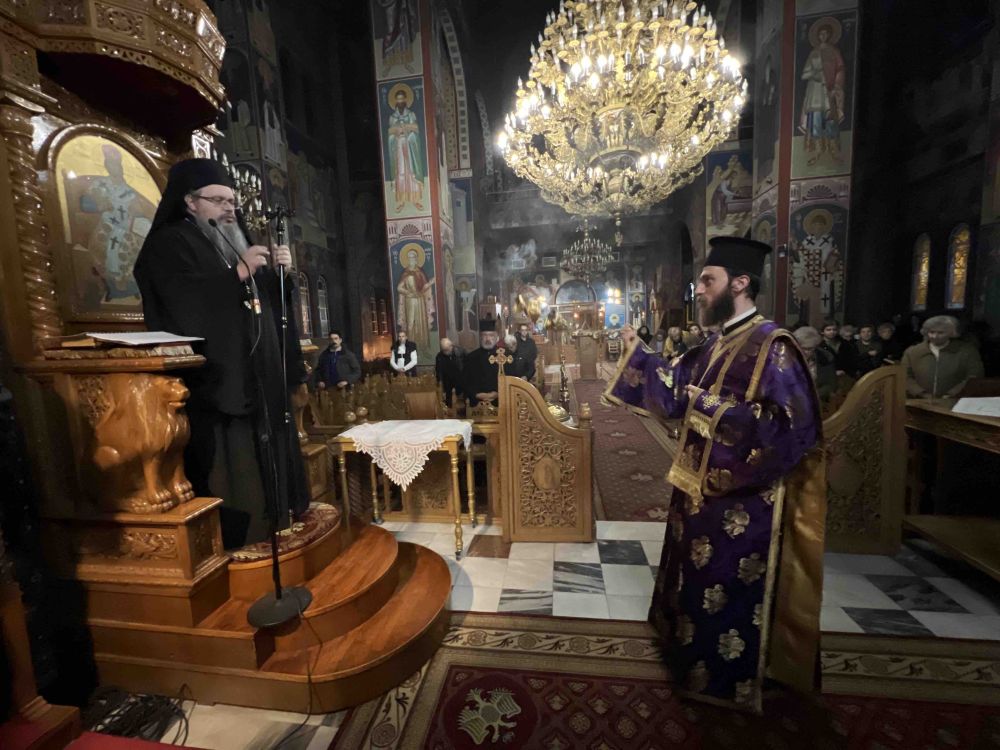 Στον Ιερό Ναό Αγίων Τεσσαράκοντα Μαρτύρων Λαρίσης για την Ακολουθία του Μεγάλου Αποδείπνου ο Μητροπολίτης Ιερώνυμος