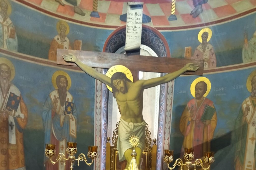 Η I.M. Αιτωλίας και Ακαρνανίας διαψεύδει τα «περί απομακρύνσεως του Εσταυρωμένου»