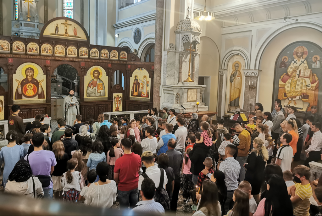 Un preot român din Viena pledează pentru o Biserică mai sensibilă față de nevoile tinerilor