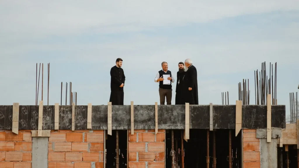 Mitropolitul Andrei a vizitat șantierul Centrului de îngrijiri paliative pediatrice al Arhiepiscopiei Clujului