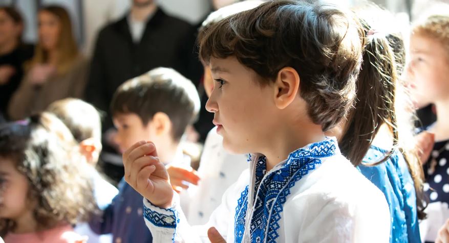 Grădinița Buna Vestire a Patriarhiei Române și-a serbat hramul: Copiii au pictat icoane cu Maica Domnului