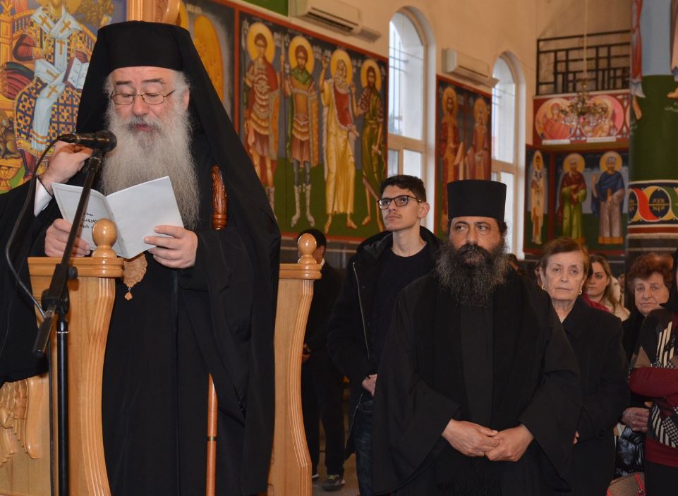 ‎الخالقُ يلبسُ طبيعةَ المخلوقِ لخلاصهِ