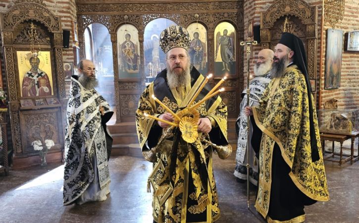 Архиерейска преждеосвещена Литургия в храм-ротонда „Св. Георги Победоносец“