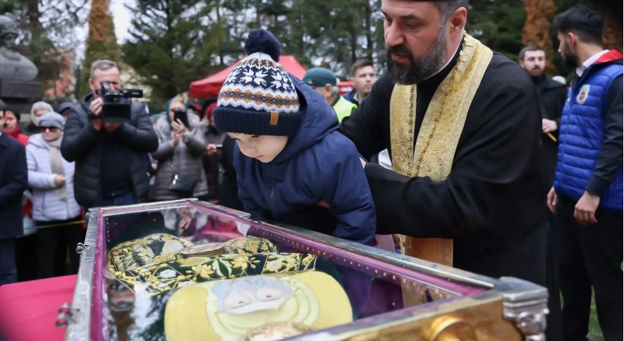 Pelerinajul cu moaștele Sf. Dimitrie a ajuns la Ploiești: Trăim un moment cu adevărat istoric