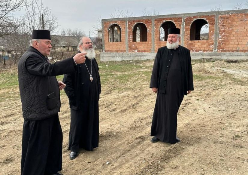 Ierarhul Hușilor a vizitat mai multe șantiere ale unor biserici din Vaslui