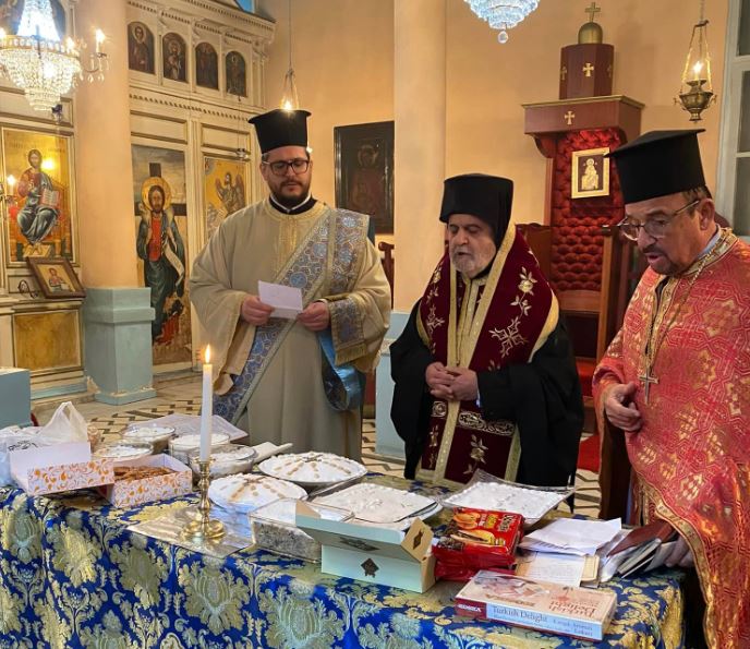 Ο Μητροπολίτης Γέρων Δέρκων στον Ιερό Κοιμητηριακό Ναό Θείας Αναλήψεως Μακροχωρίου