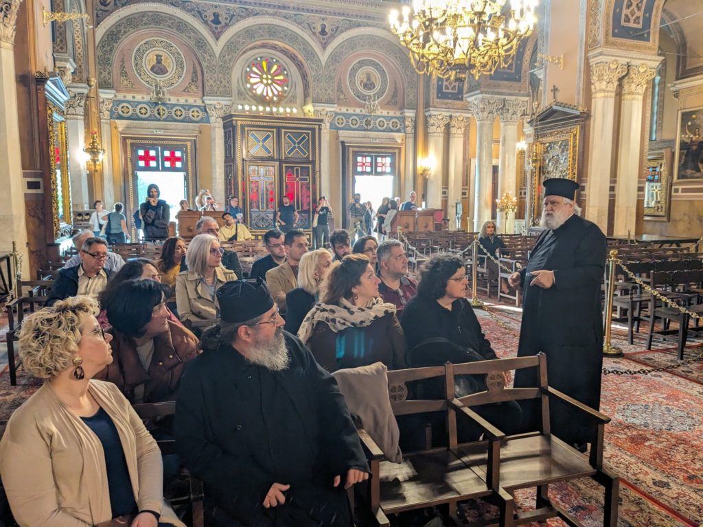 Ομάδα εκπαιδευτικών ξεναγήθηκε στον Μητροπολιτικό Ναό Αθηνών