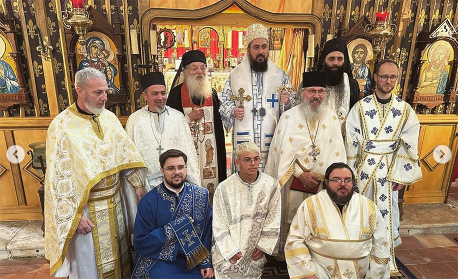 Француска: Благовести у древној светињи