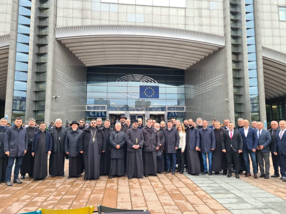 Βρυξέλλες: Κληρικοί της Αρχιεπισκοπής Αράντ επισκέφθηκαν το Ευρωπαϊκό Κοινοβούλιο και την Αντιπροσωπεία του Πατριαρχείου Ρουμανίας