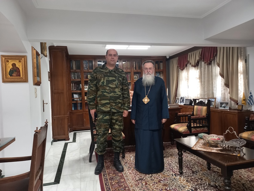 Εθιμοτυπική επίσκεψη του Διοικητή της Σχολής Μηχανικού Λουτρακίου στον Μητροπολίτη Κορίνθου