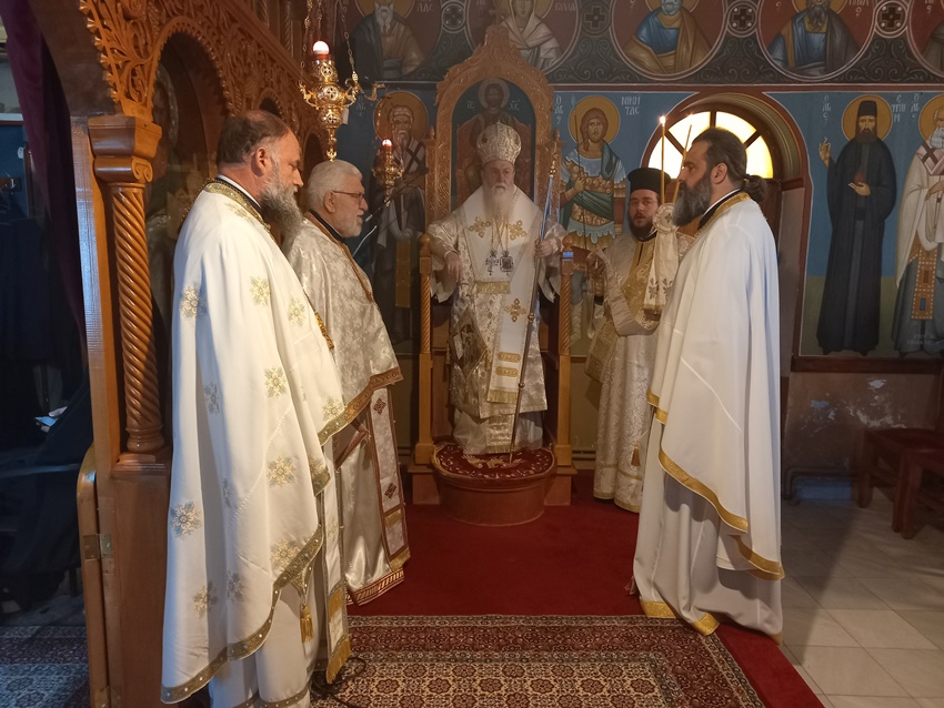 Αρχιερατική Θεία Λειτουργία υπέρ των ψυχών των αοιδίμων Κορινθίων