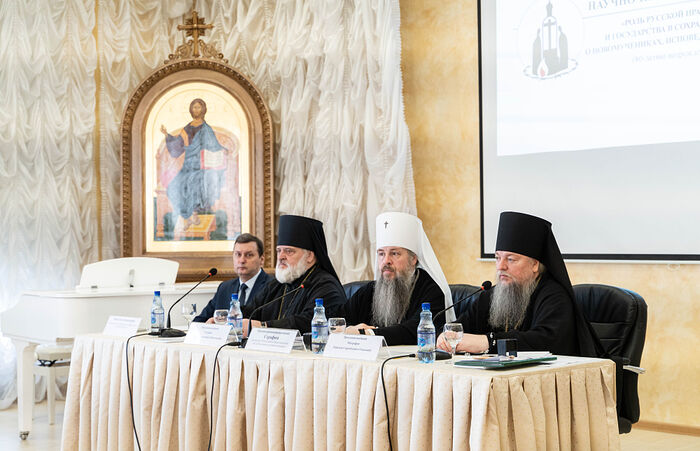 В Пензенской духовной семинарии прошла конференция «Роль Русской Православной Церкви, общества и государства в сохранении исторической памяти о новомучениках, исповедниках и жертвах репрессий»