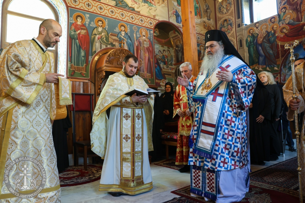 Архиерейска света Литургия в Кабиленския манастир „Рождество Богородично“