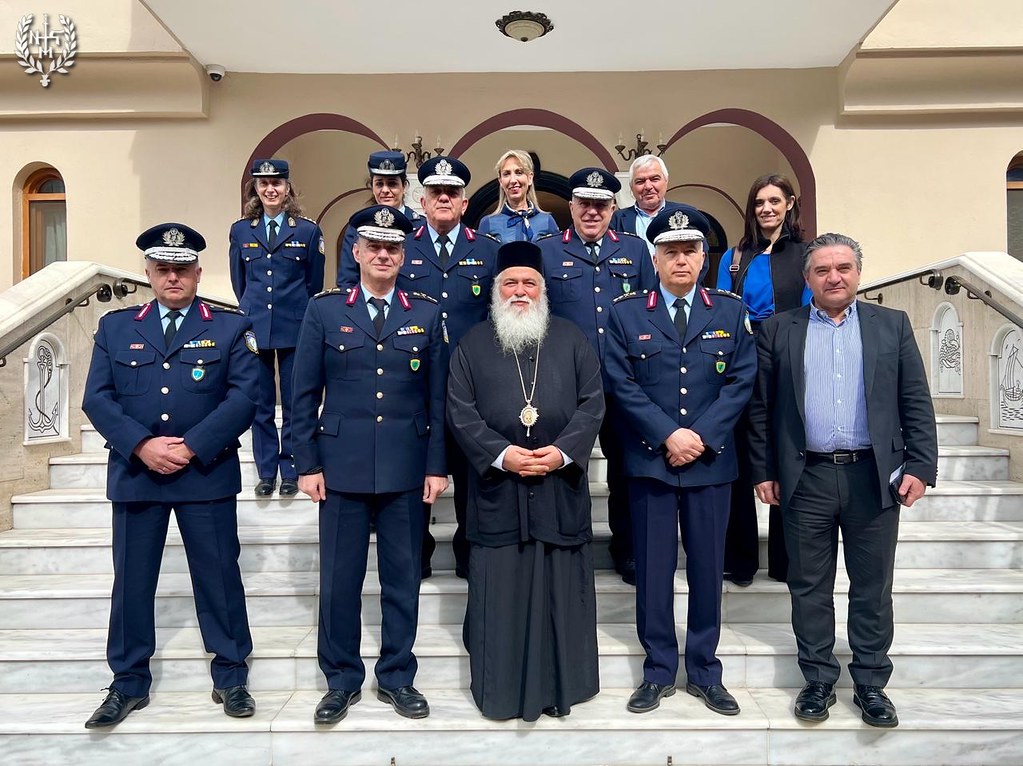 Εθιμοτυπική επίσκεψη της ηγεσίας της Γ.Α.Δ.Θ. στον Μητροπολίτη Νεαπόλεως
