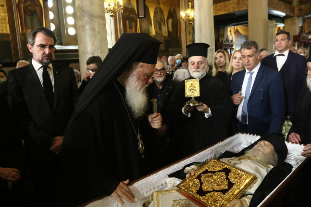 Το “ύστατο χαίρε” στον Αρχιμανδρίτη Πατρίκιο Καλεώδη (ΦΩΤΟ)