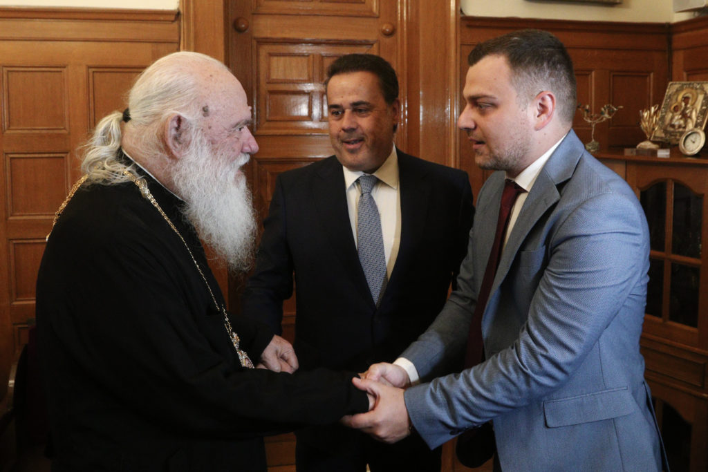 Συνάντηση Αρχιεπισκόπου με τον υιό του φυλακισμένου Δημάρχου Χειμάρρας και υποψήφιου Ευρωβουλευτή Φ. Μπελέρη