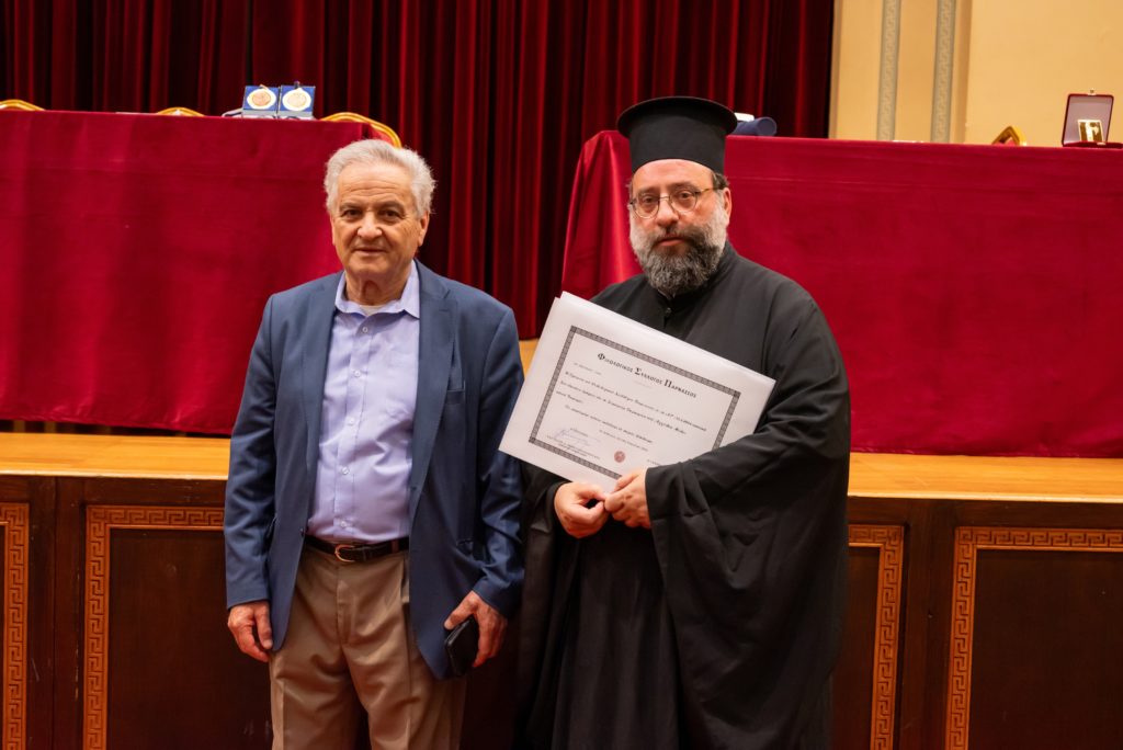 Μέλος του ιστορικού Φιλολογικού Συλλόγου Παρνασσός ο αρχιμανδρίτης Σεραφείμ Δημητρίου