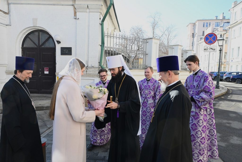 Председатель ОВЦС совершил Литургию на Патриаршем Черниговском подворье в 15-ю годовщину образования ОЦАД