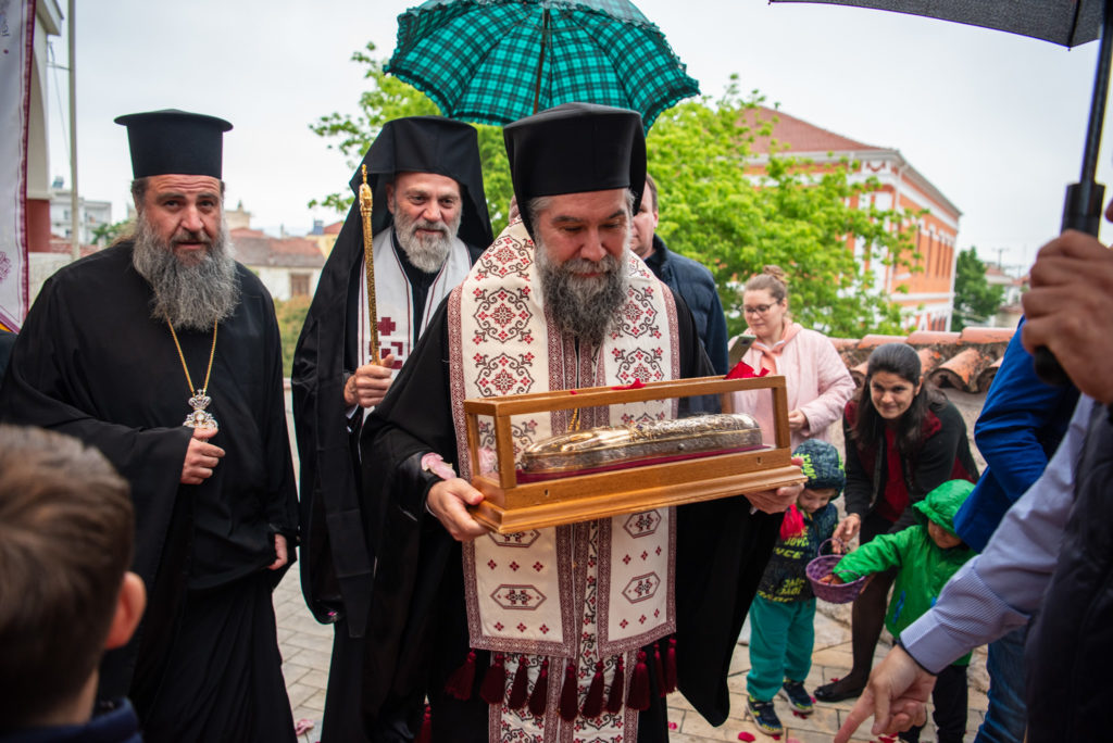 Υποδοχή ιερού λειψάνου του Αγίου Νεκταρίου στις Σέρρες – Μητροπολίτης Θεολόγος: “Η αγιότητα είναι απολύτως συμβατή με την ανθρώπινη φύση”