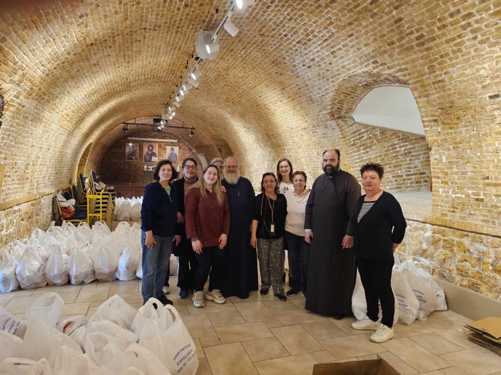 300 δέματα αγάπης από την Ιερά Μητρόπολη Κερκύρας στους εμπερίστατους συνανθρώπους