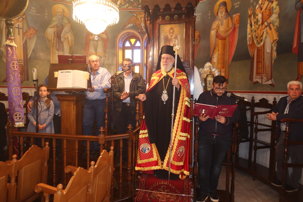 Ο Μητροπολίτης Σύρου στον Ιερό Ναό του Ευαγγελισμού Κάτω Χώρας Σερίφου