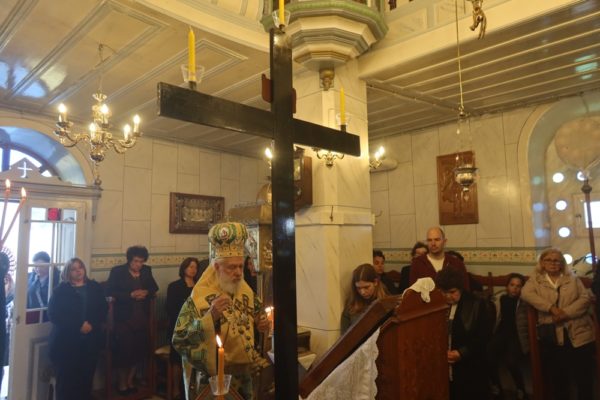 Η Κυριακή της Σταυροπροσκυνήσεως στην Σίφνο