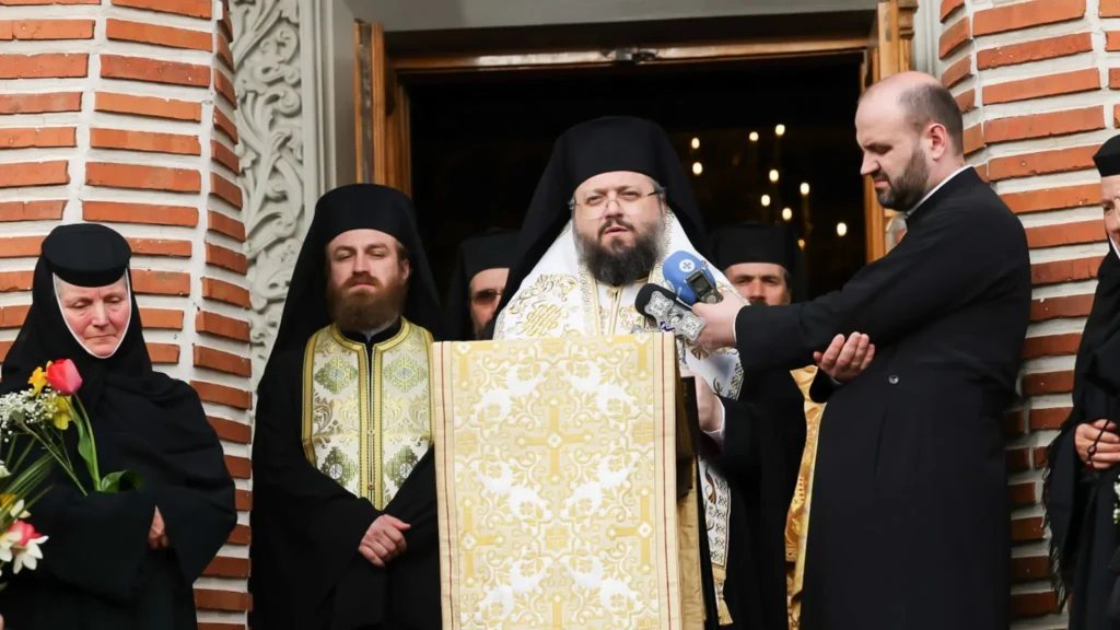 Moaștele Sf. Dimitrie la Samurcășești: PS Paisie Sinaitul îndeamnă la empatie și compasiune față de cei bolnavi