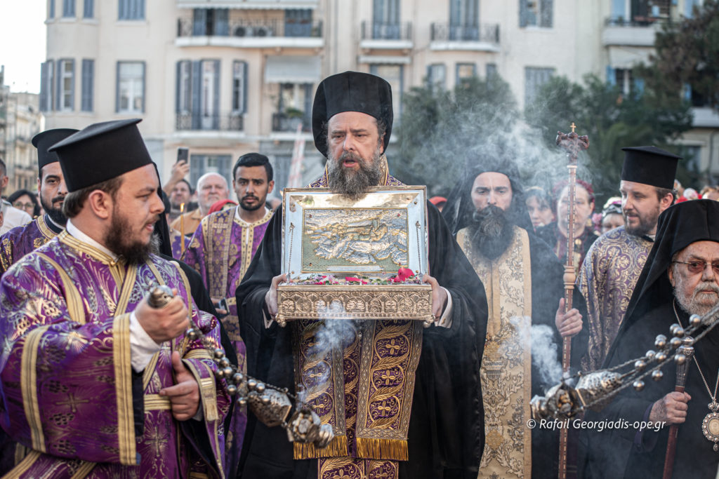 Η Θεσσαλονίκη υποδέχθηκε τον άρραφο Χιτώνα και το Τίμιο Ξύλο από την Ι.Μ. Παντοκράτορος