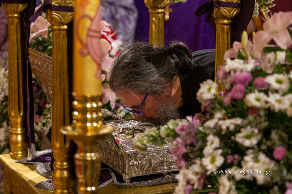 Παρατείνεται το προσκύνημα του Αρράφου Χιτώνος του Χριστού στη Θεσσαλονίκη