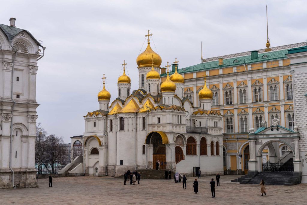 Ρωσία: Και η Εκκλησία στο συμβούλιο εμπειρογνωμόνων που θα ελέγχει τη νομιμότητα του περιεχόμενου των βιβλίων