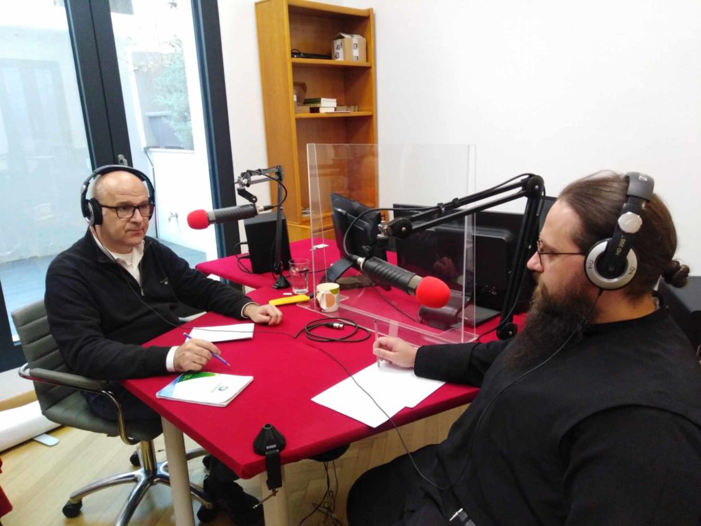 Πάνος Αβραμόπουλος και Ιερομόναχος Γεννάδιος Μανώλης μιλούν στο Pemptousia FM για το Άγιο Πάσχα