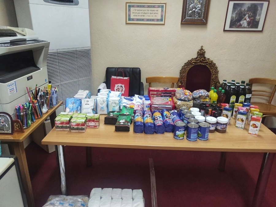 Διανομή δεμάτων τροφίμων από το Γενικό Φιλόπτωχο Ταμείο της Ιεράς Μητρόπολης Μαρωνείας