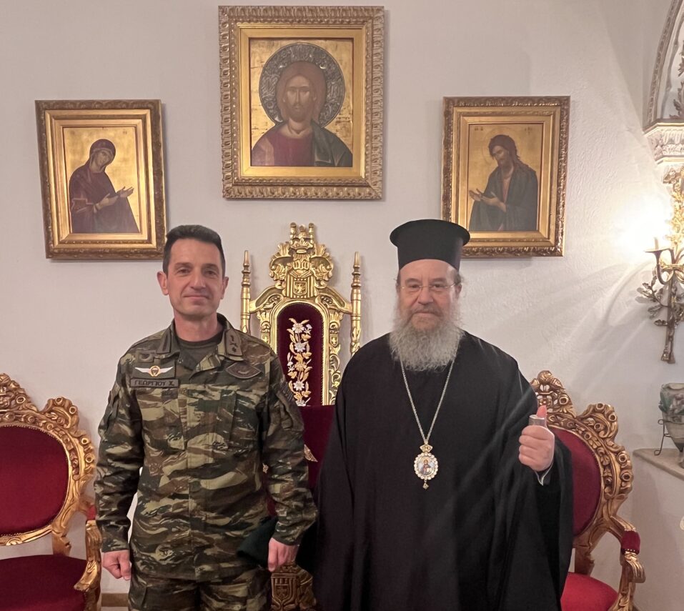 Ο νέος Διοικητής της Α’ Ταξιαρχίας Καταδρομών – Αλεξιπτωτιστών Ρεντίνας στον Μητροπολίτη Ιερισσού