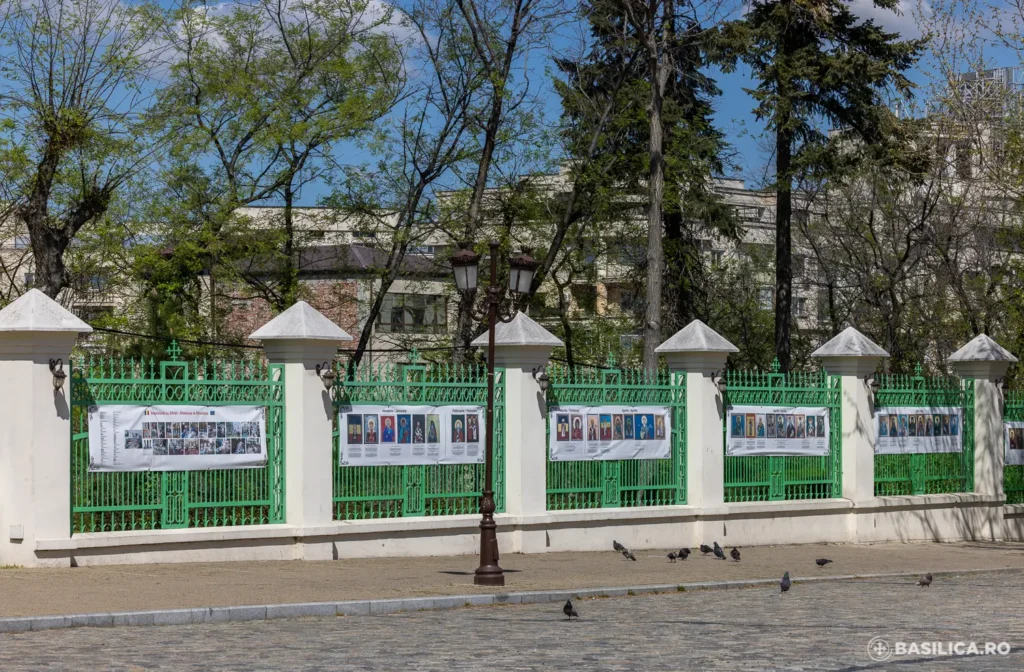 Pe Dealul Patriarhiei poți admira icoane realizate de copii romi și români din toată țara