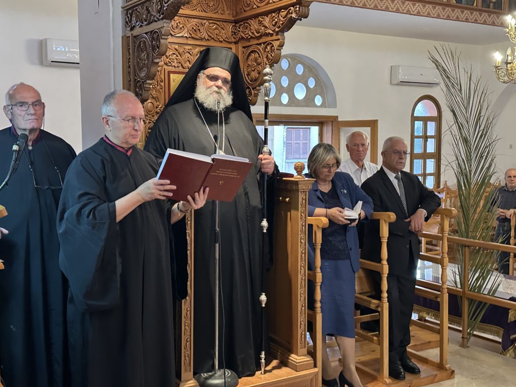 ﻿Η Ακολουθία του Όρθρου της Μ. Τρίτης στον Ι.Ν. Αγ. Νικολάου Πάνω Λακατάμειας